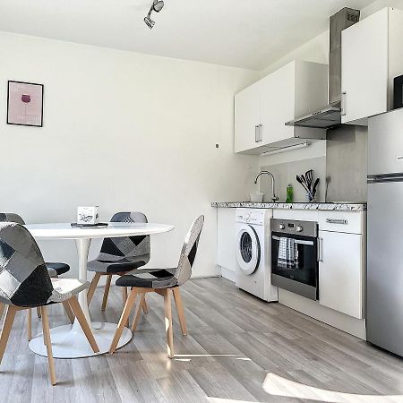 Charmant Appartement Avec Terrasse Parking Ispagnac Luaran gambar