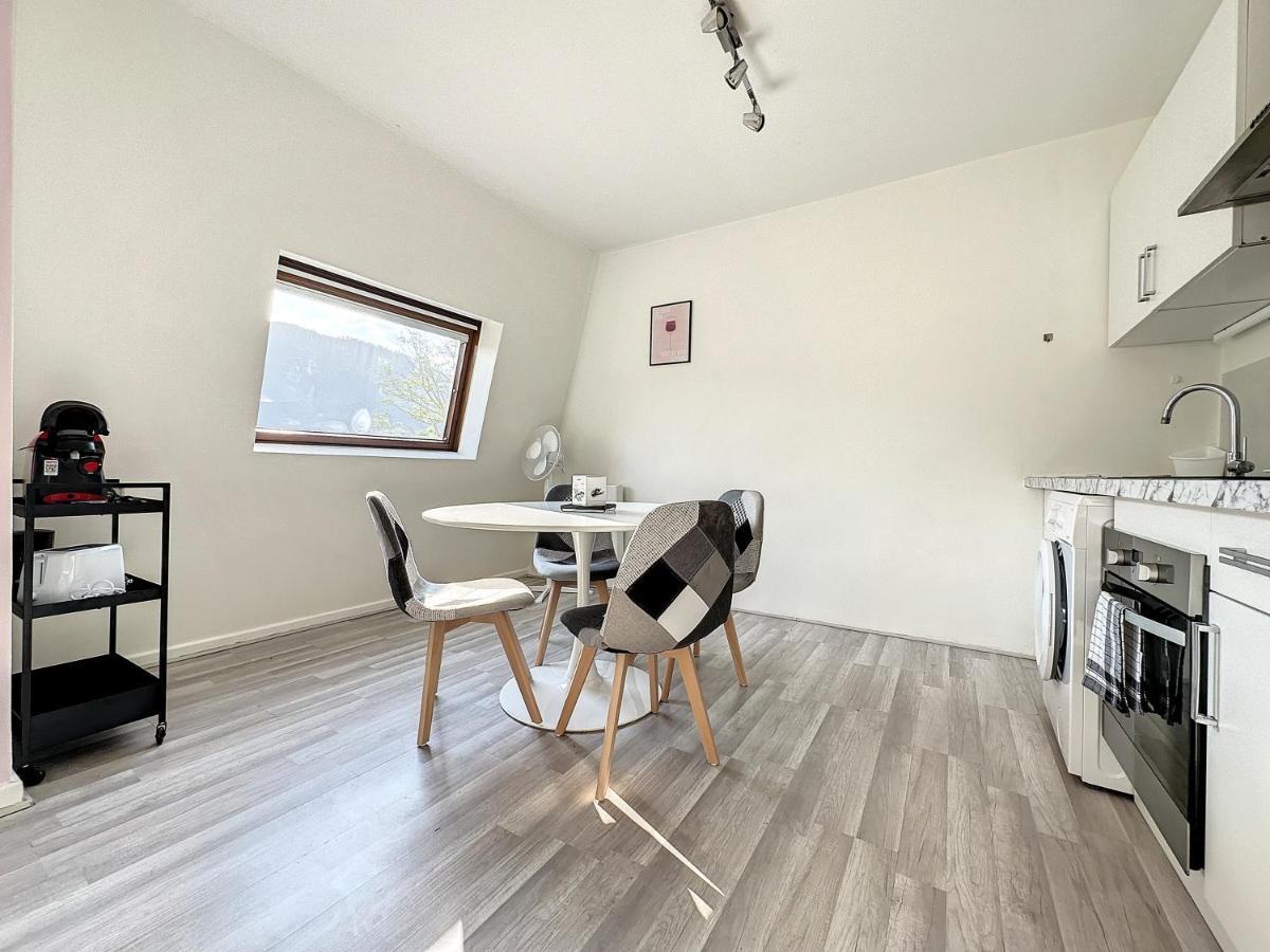 Charmant Appartement Avec Terrasse Parking Ispagnac Luaran gambar