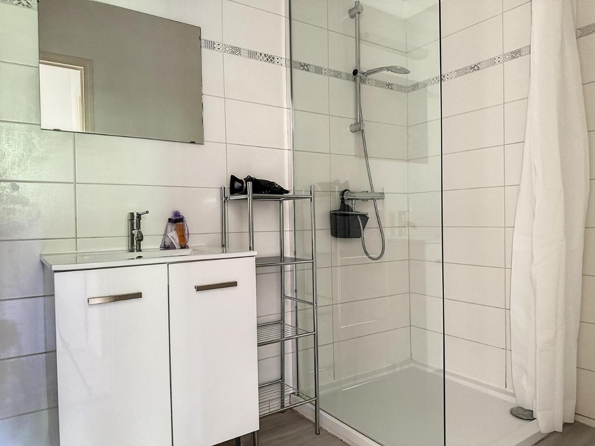 Charmant Appartement Avec Terrasse Parking Ispagnac Luaran gambar