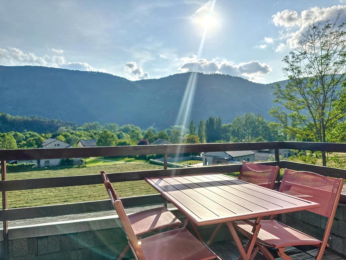 Charmant Appartement Avec Terrasse Parking Ispagnac Luaran gambar
